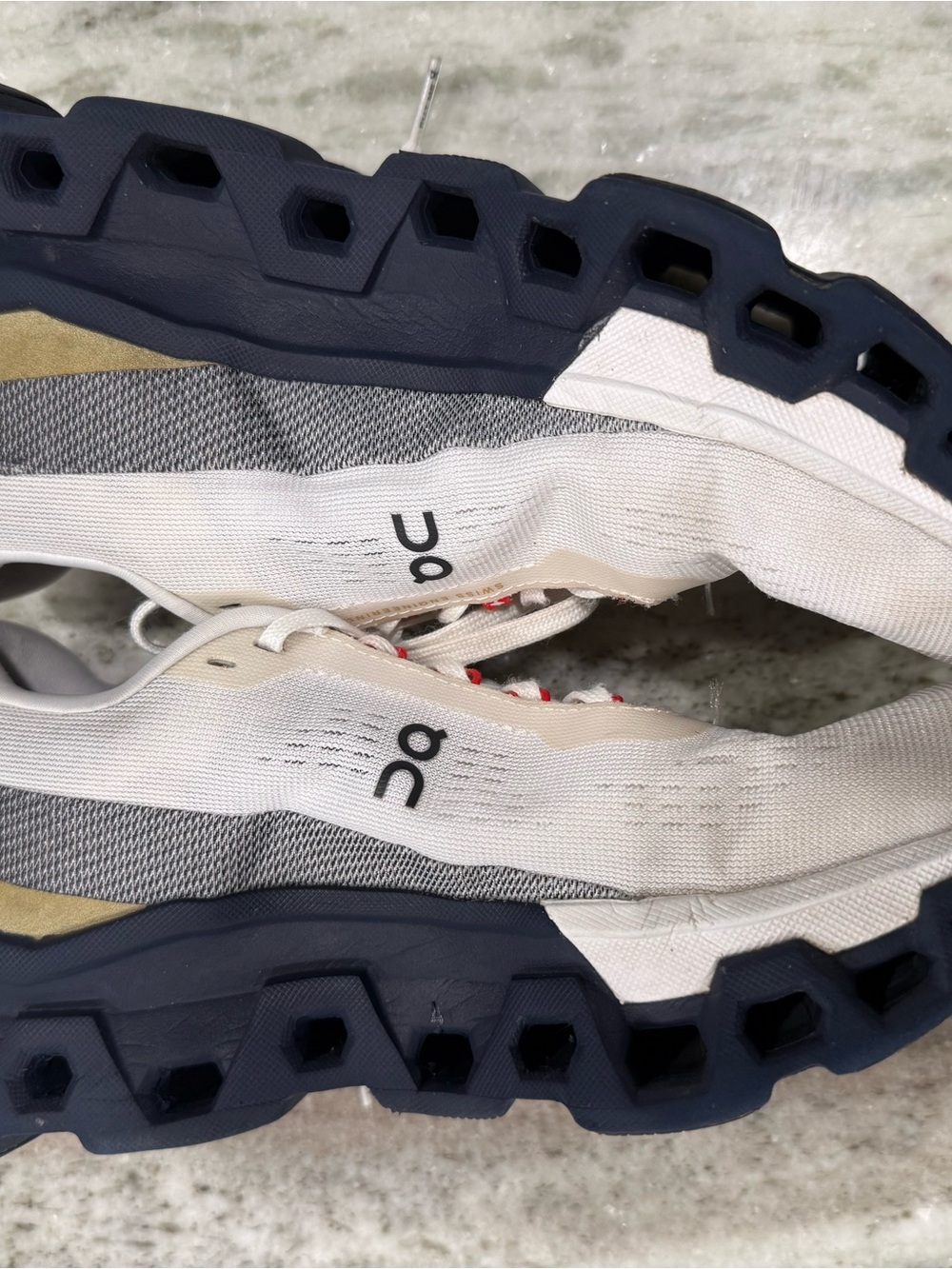 On Running Women’s Athletic Sneakers White with Navy and Red Accents 8W - Picture 6 of 6